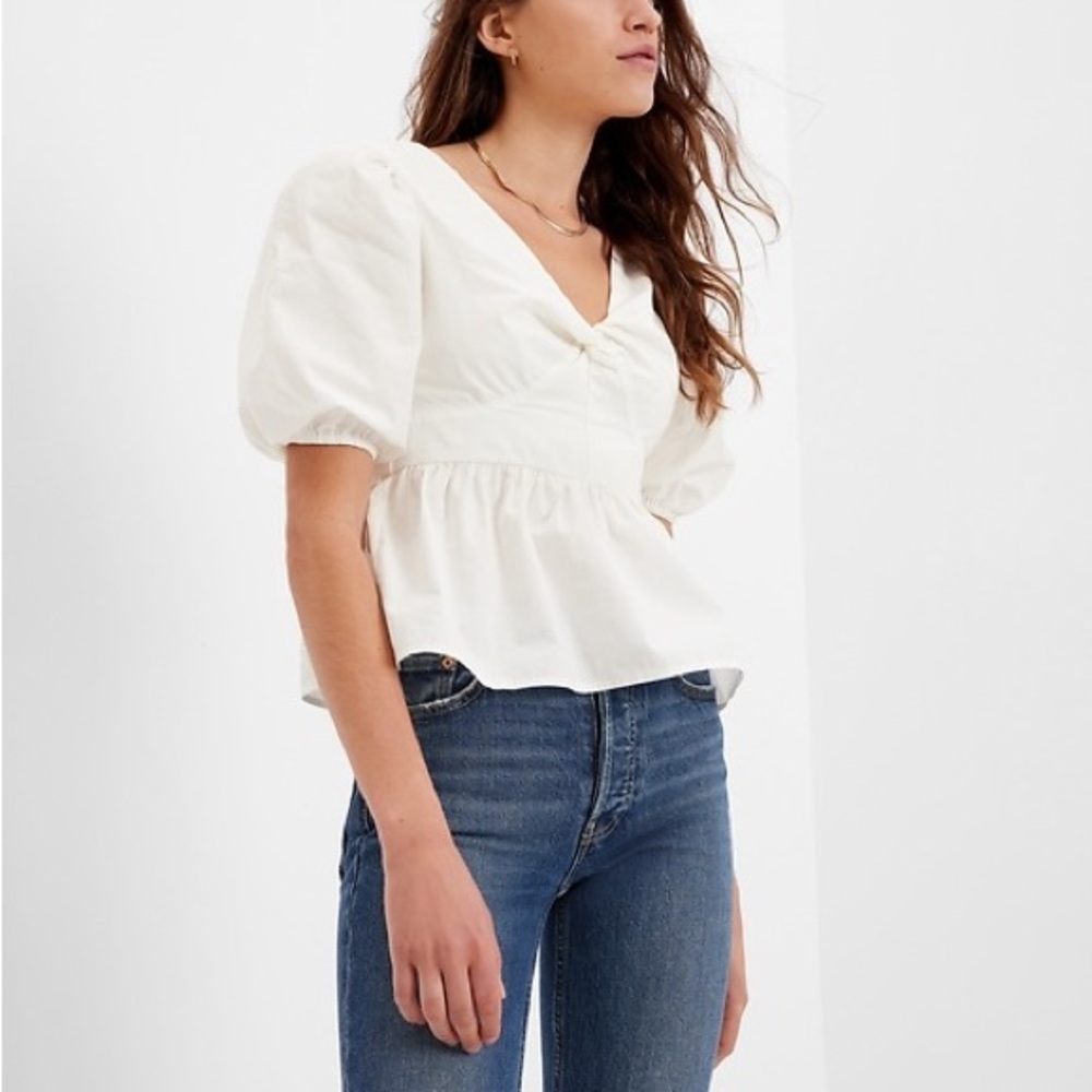 GAP White twist front peplum top medium
